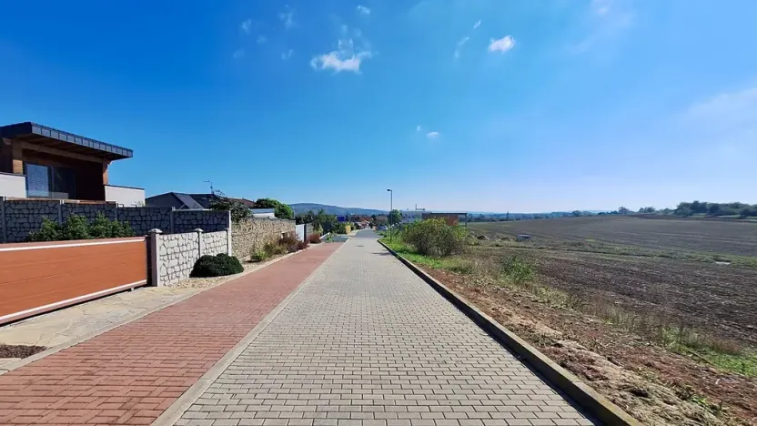 Prodej pozemku pro bydlení, Hrušovany u Brna, Pod Střediskem, 988 m2