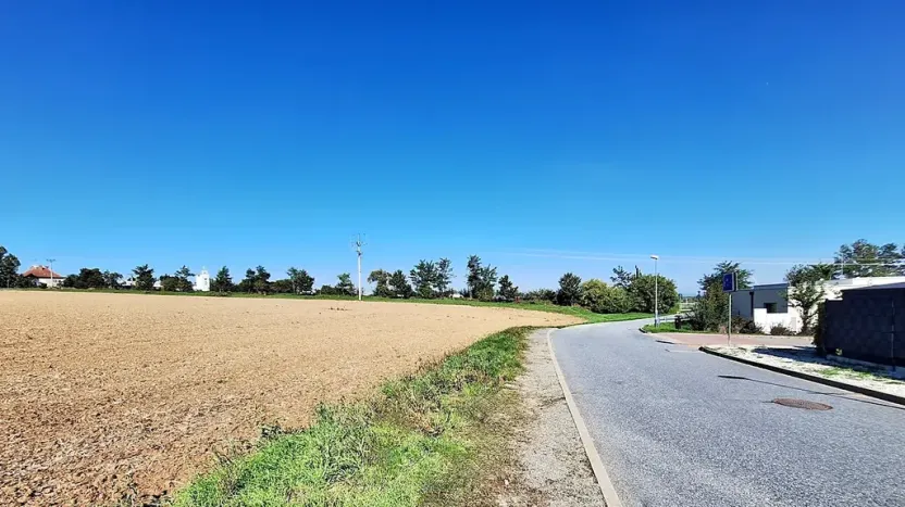 Prodej pozemku pro bydlení, Hrušovany u Brna, Pod Střediskem, 728 m2