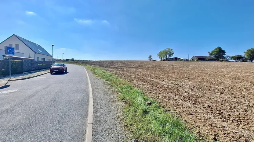 Prodej pozemku pro bydlení, Hrušovany u Brna, Pod Střediskem, 741 m2