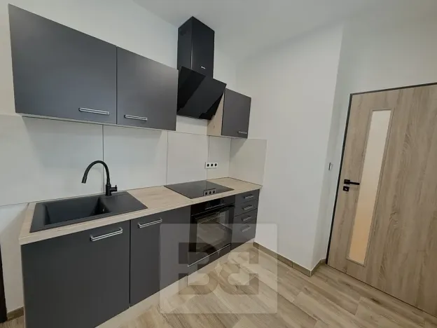 Pronájem bytu 2+kk, Brandýs nad Labem-Stará Boleslav, Komenského nám., 51 m2