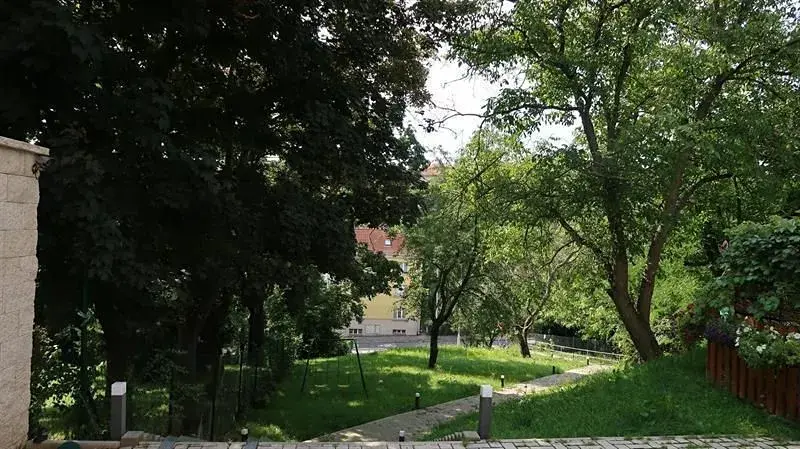 Pronájem bytu 4+kk, Praha - Smíchov, Plzeňská, 95 m2