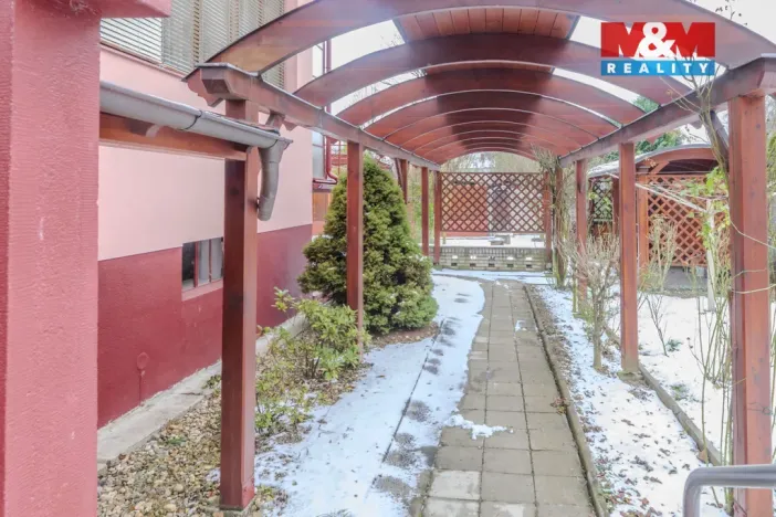 Prodej rodinného domu, Uherské Hradiště, U Stadionu, 300 m2