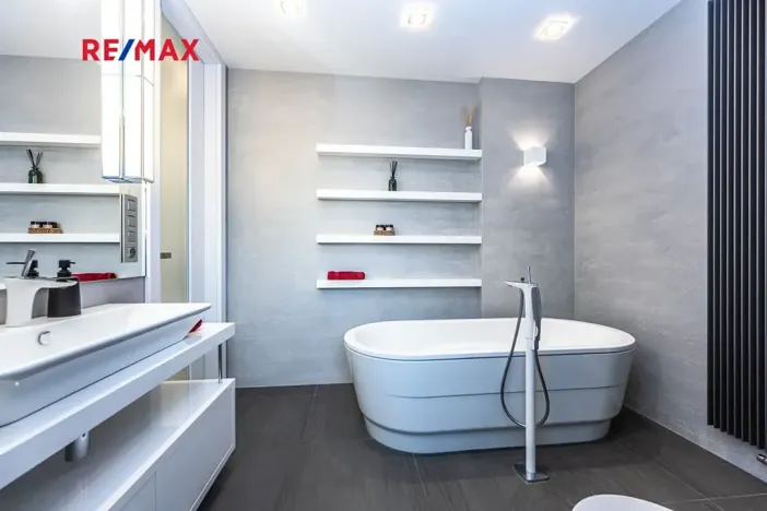 Pronájem bytu 2+kk, Praha - Strašnice, Novostrašnická, 68 m2