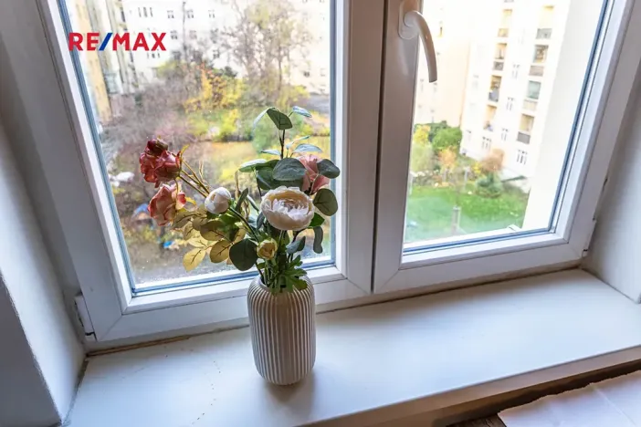 Pronájem bytu 2+kk, Praha - Vinohrady, Šrobárova, 49 m2