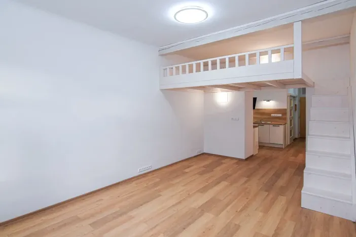 Pronájem bytu 1+kk, Praha - Hradčany, Keplerova, 39 m2