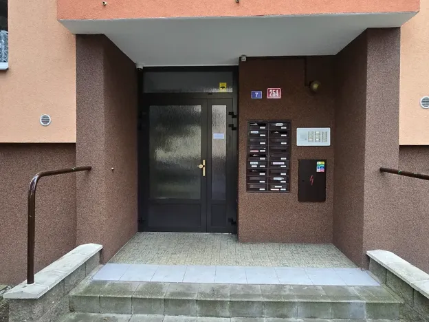 Prodej bytu 2+1, Karlovy Vary, Lomená, 52 m2