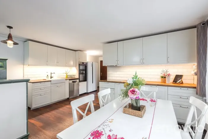 Prodej vícegeneračního domu, Lobeč, 340 m2