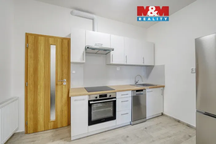 Pronájem bytu 1+1, Plzeň - Jižní Předměstí, Husova, 38 m2