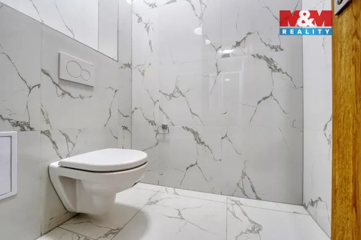 Pronájem bytu 1+1, Plzeň - Jižní Předměstí, Husova, 38 m2