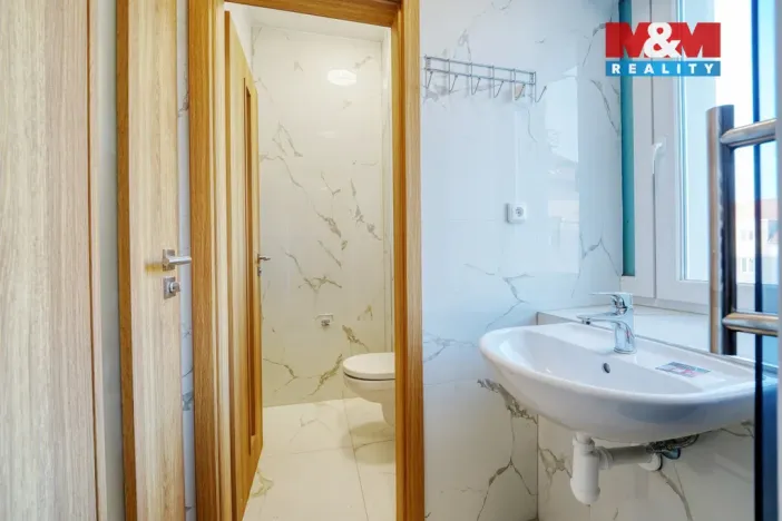 Pronájem bytu 1+1, Plzeň - Jižní Předměstí, Husova, 35 m2