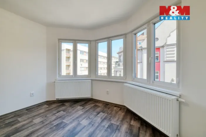 Prodej bytu 4+1, Cheb, Májová, 121 m2