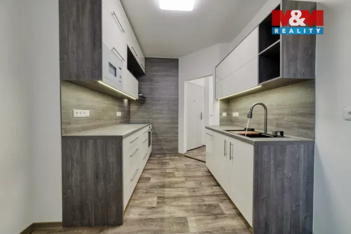 Prodej bytu 4+1, Cheb, Májová, 121 m2