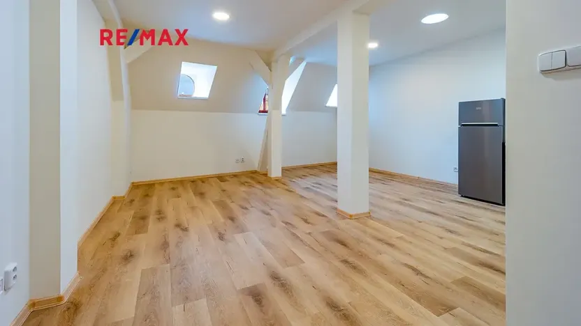 Prodej bytu 2+1, Česká Lípa, Škroupovo náměstí, 75 m2