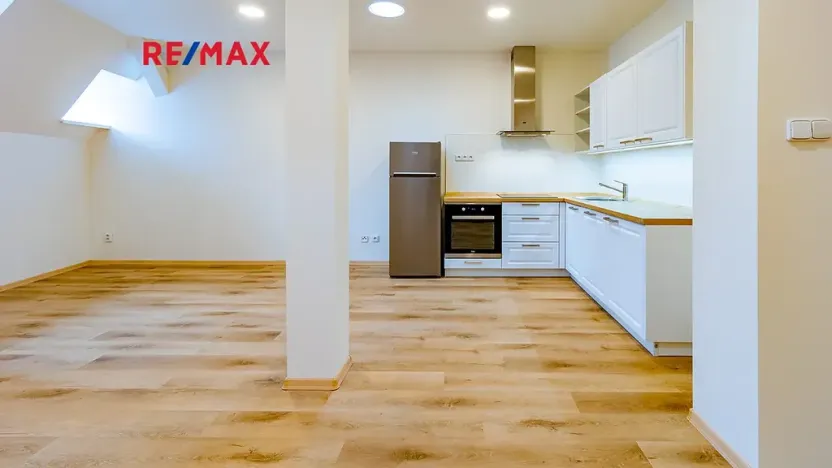 Prodej bytu 2+1, Česká Lípa, Škroupovo náměstí, 75 m2