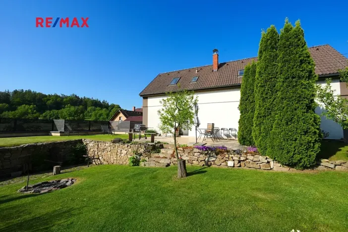 Prodej kanceláře, Lomnice, 298 m2