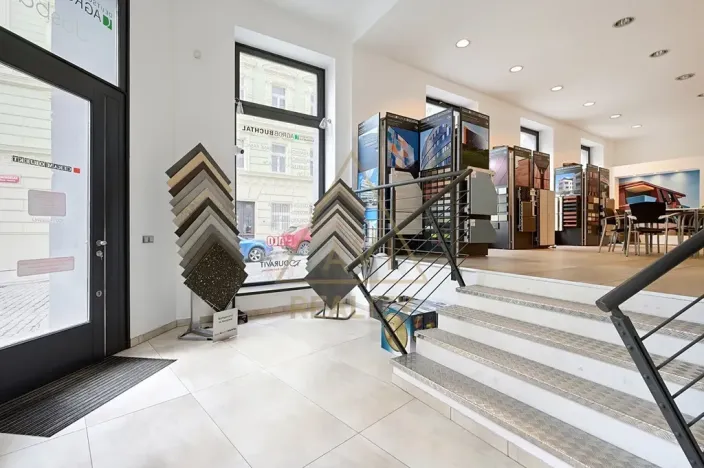 Pronájem obchodního prostoru, Praha - Vršovice, Černomořská, 364 m2