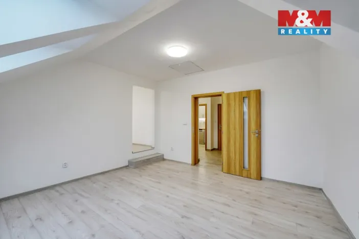 Pronájem bytu 2+kk, Plzeň - Jižní Předměstí, Husova, 44 m2