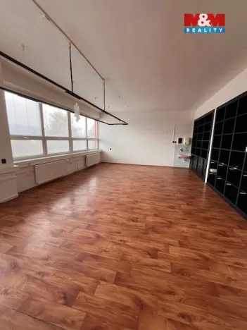 Pronájem kanceláře, Bruntál, Rýmařovská, 600 m2