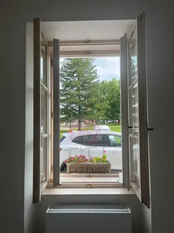 Pronájem obchodního prostoru, Kostelec nad Černými lesy, náměstí Smiřických, 70 m2