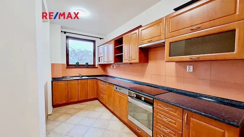 Pronájem bytu 2+kk, Praha - Vysočany, U Kloubových domů, 69 m2