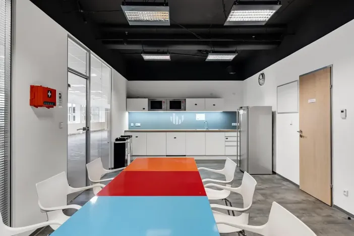 Pronájem kanceláře, Praha - Smíchov, Radlická, 495 m2