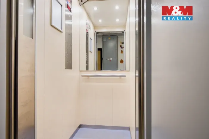 Prodej bytu 3+1, Ústí nad Labem - Severní Terasa, Rabasova, 70 m2