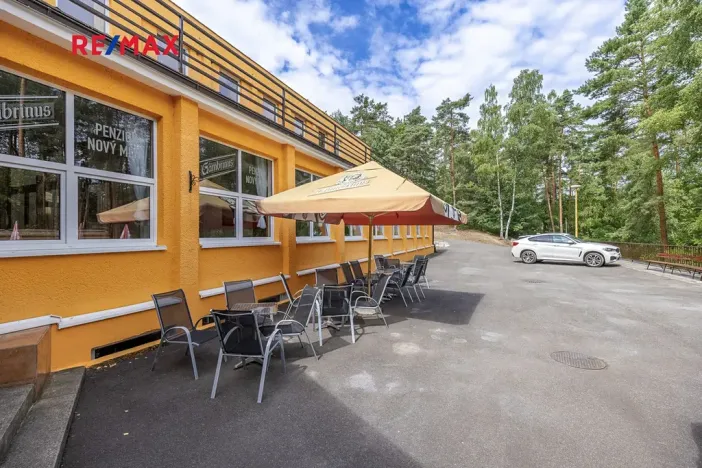 Prodej ubytování, Doksy, Pod Borným, 1700 m2