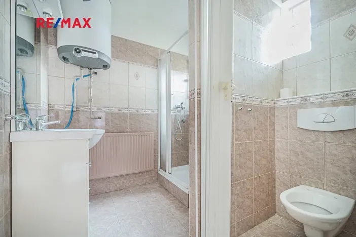 Prodej rodinného domu, Praha - Dolní Počernice, Listopadová, 302 m2