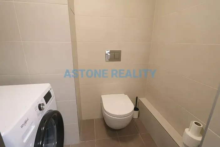 Pronájem bytu 2+kk, Praha - Strašnice, Zvěřinova, 121 m2