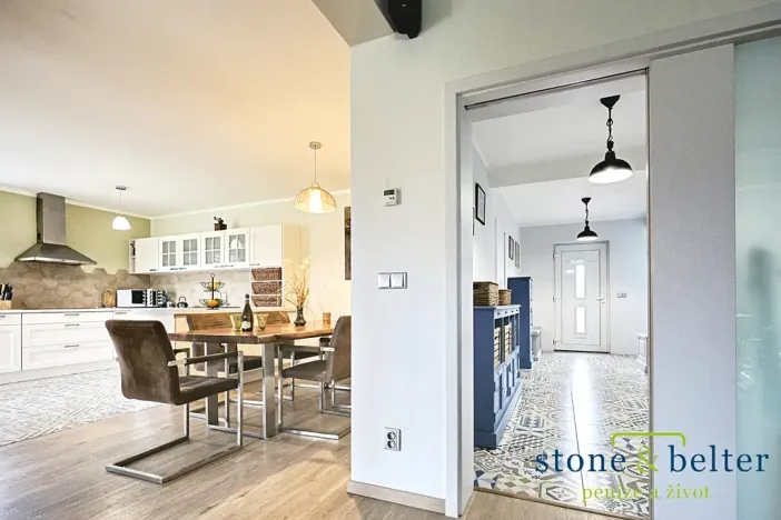 Prodej rodinného domu, Měšice, V lukách, 267 m2