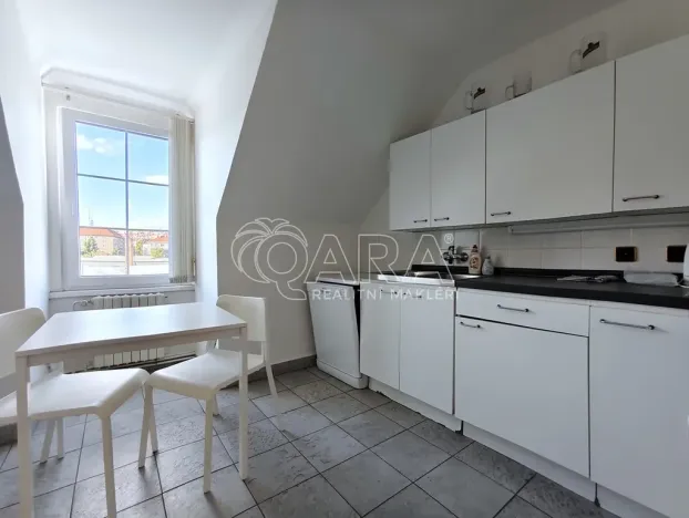 Pronájem kanceláře, Praha - Vršovice, Na louži, 101 m2