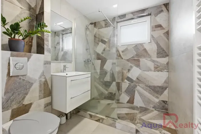 Prodej bytu 2+1, Ostrov, Masarykova, 51 m2