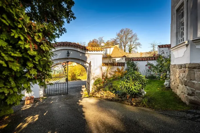 Prodej vily, Zliv, Klostermannova, 800 m2