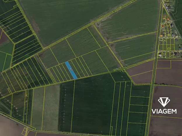 Prodej podílu pole, Charvatce, 350 m2