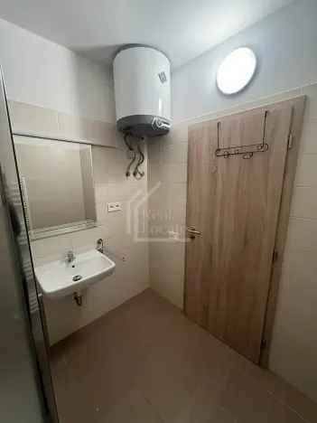 Pronájem bytu 1+kk, Praha - Vršovice, Pod soutratím, 37 m2
