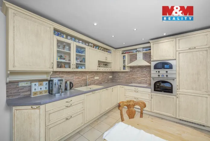 Prodej rodinného domu, Krupá, 186 m2