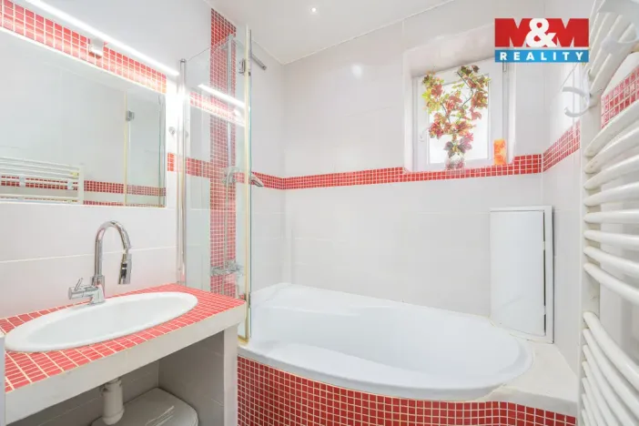 Prodej rodinného domu, Krupá, 186 m2