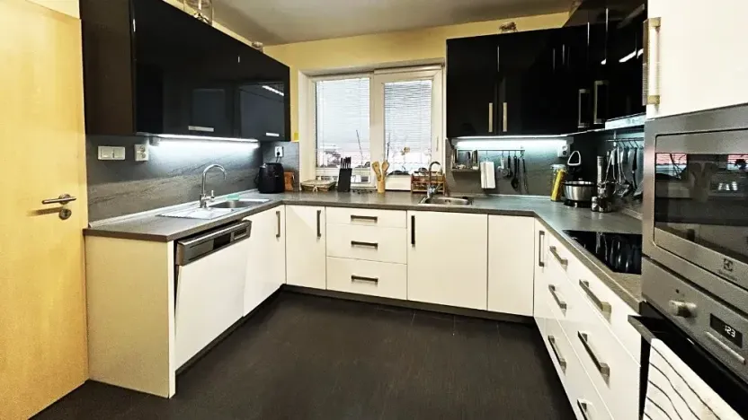 Prodej rodinného domu, Dešov, 1224 m2