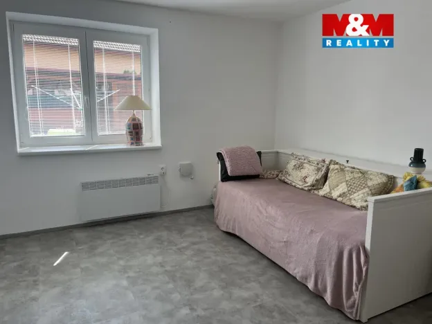 Pronájem bytu 2+kk, Heřmanův Městec, Pod Nádražím, 49 m2