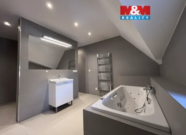 Pronájem bytu 1+kk, Zákupy, Nádražní, 65 m2