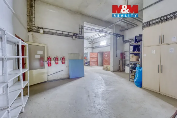 Pronájem skladu, Plzeň - Jižní Předměstí, Husova, 371 m2