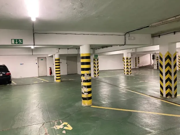 Pronájem garážového stání, Praha - Vinohrady, Londýnská, 14 m2