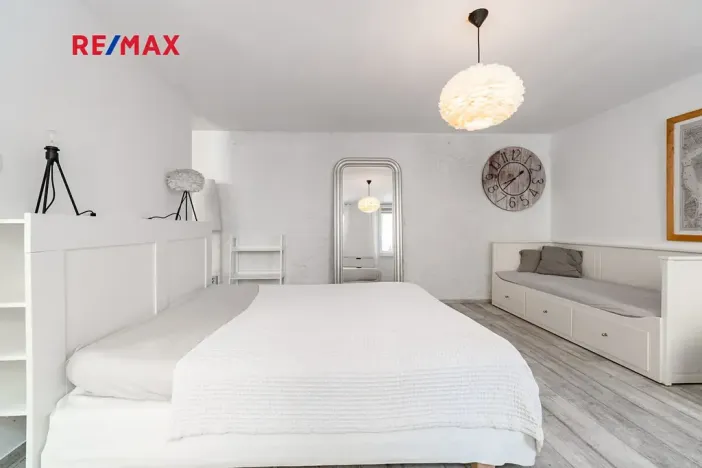 Prodej obchodního prostoru, Praha - Karlín, Pernerova, 60 m2