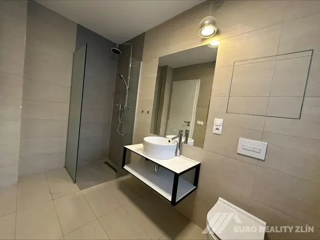 Pronájem bytu 1+kk, Zlín, Lorencova, 30 m2