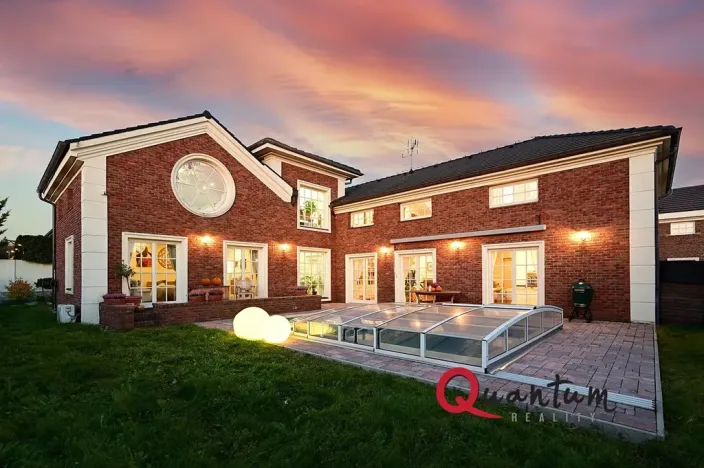 Prodej rodinného domu, Praha - Horní Počernice, Na Myšině, 327 m2