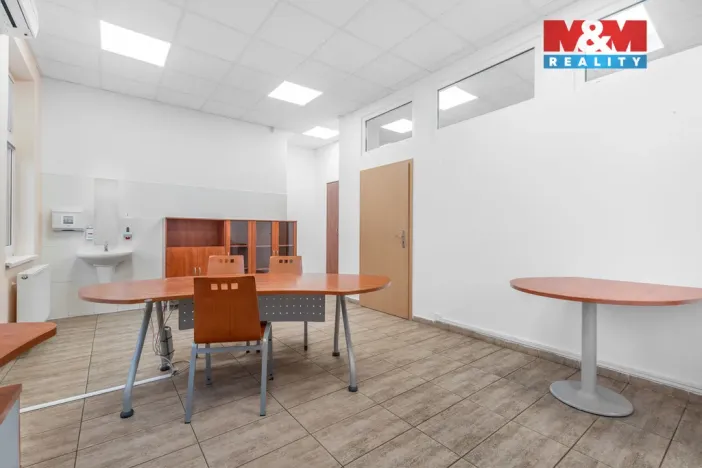 Pronájem obchodního prostoru, Ústí nad Labem - Severní Terasa, Šrámkova, 44 m2