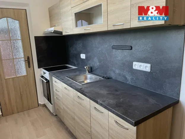 Pronájem bytu 3+1, Hradec Králové - Slezské Předměstí, Třebechovická, 76 m2