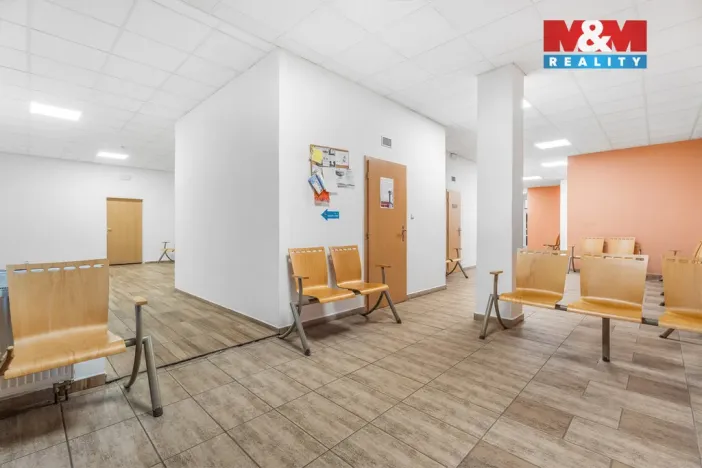 Pronájem obchodního prostoru, Ústí nad Labem - Severní Terasa, Šrámkova, 33 m2