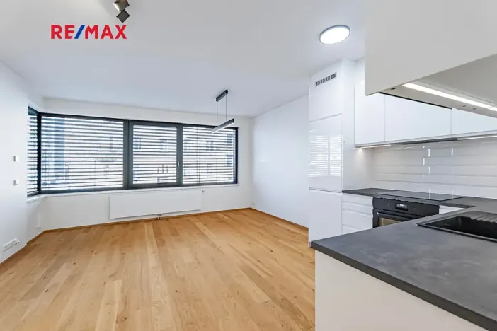 Pronájem bytu 2+kk, Praha - Nusle, Kloboučnická, 58 m2