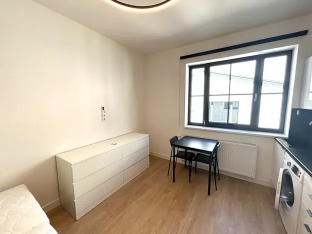 Pronájem bytu 1+kk, Praha - Vysočany, Poděbradská, 26 m2